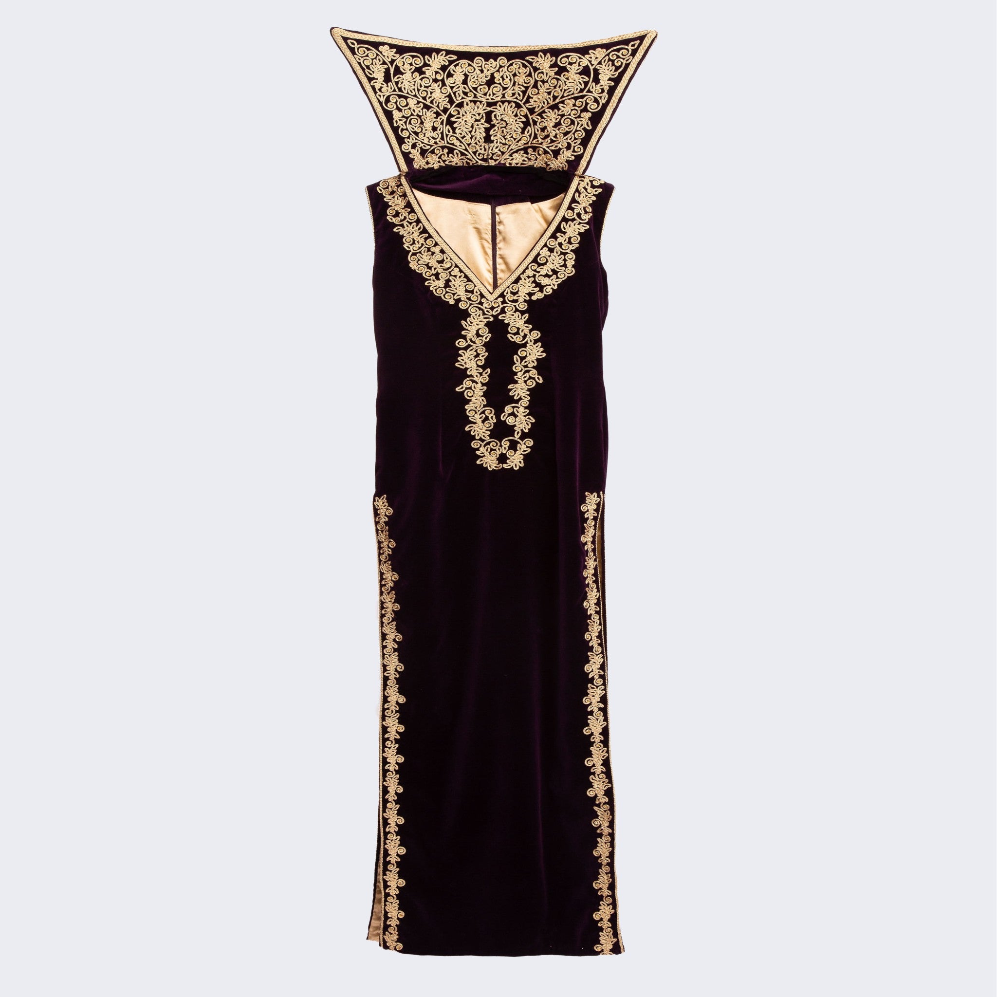 Les Lila Empress Velvet Gown